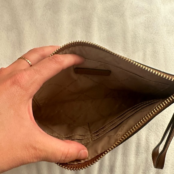 Michael Kors clutch - Picture 3 of 4